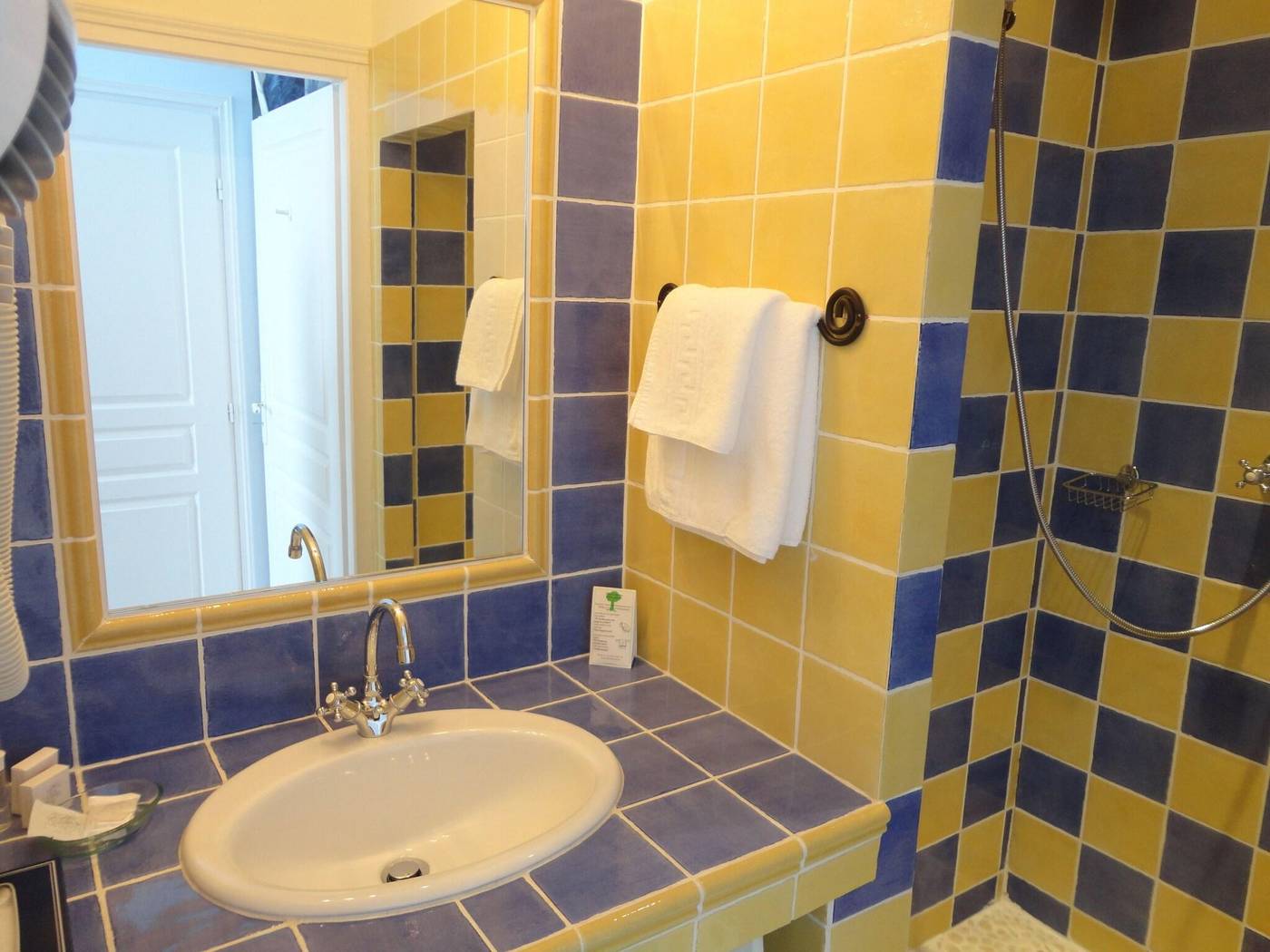 Hotel-L-Orangeraie-Room-46