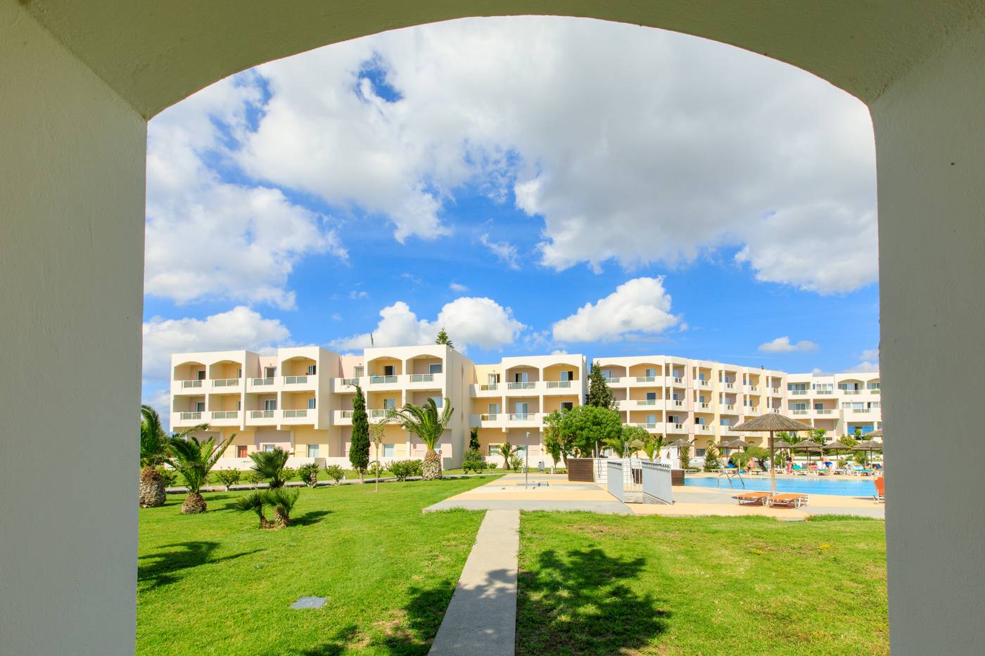 Sovereign-Beach-Hotel-General-view-7