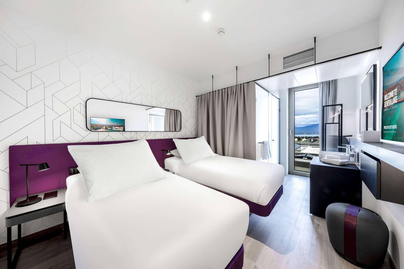 Yotel-Geneva-Lake-Room-11