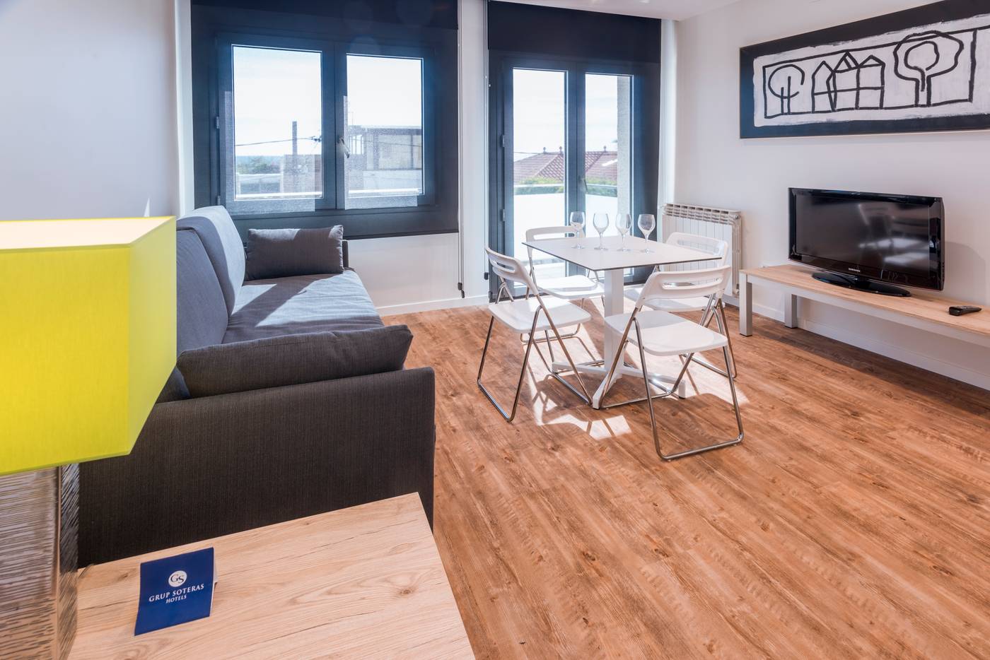 Apartamentos-Playa-De-Castelldefels-Room-8