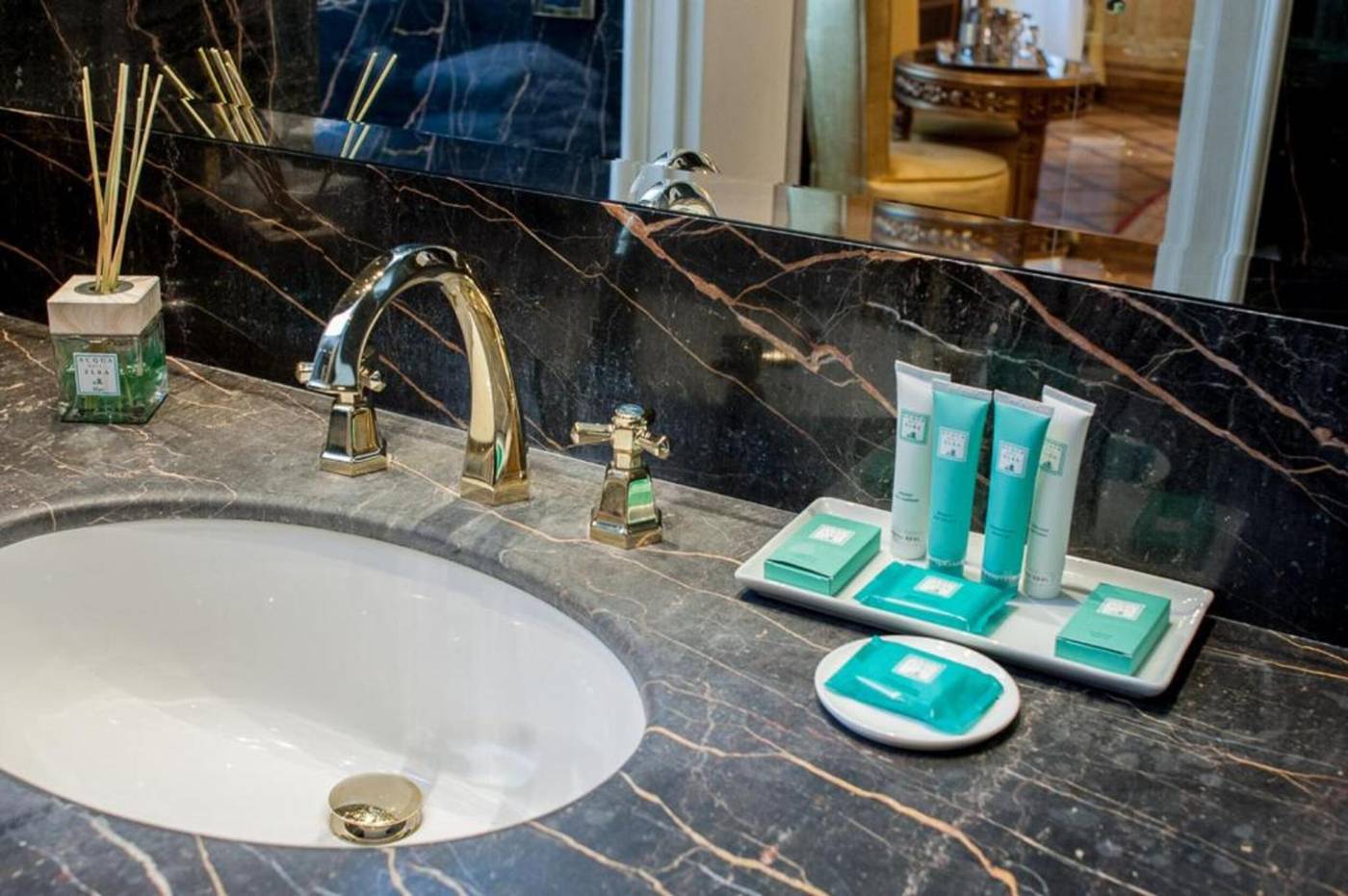 Ai-Reali-Hotel-Room-54