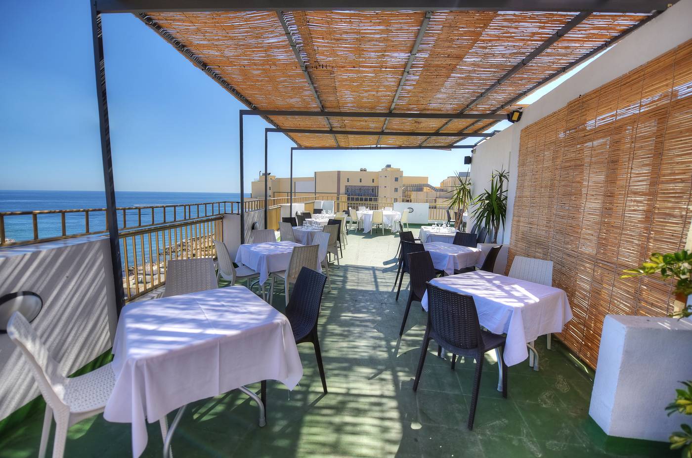 Alexandra-Hotel-Terrace-48