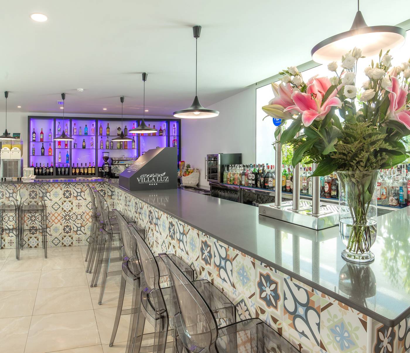 Magic-Aqua-Villa-Luz-Bar-38