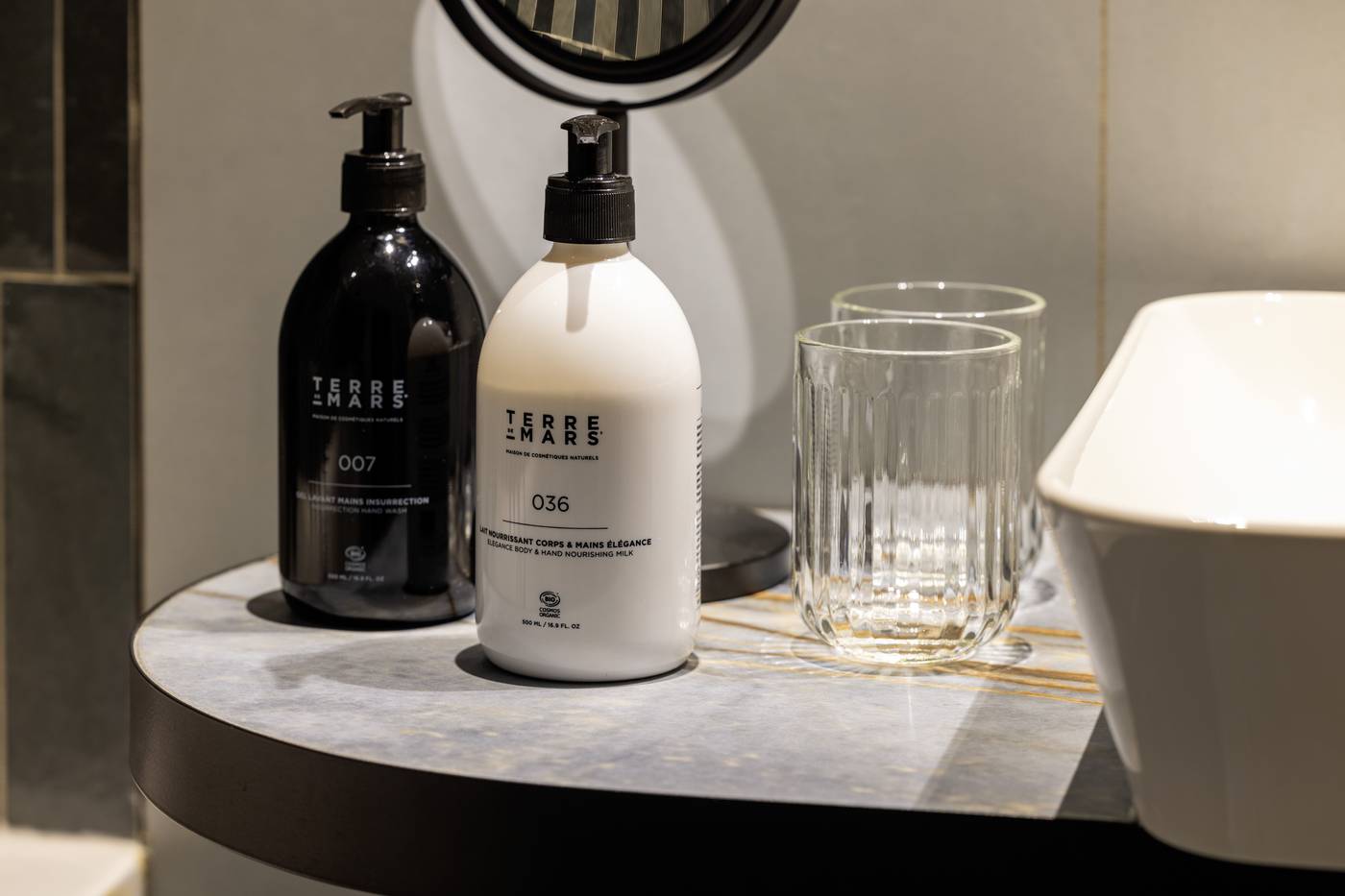 Hotel-L-de-Lutece-Room-21