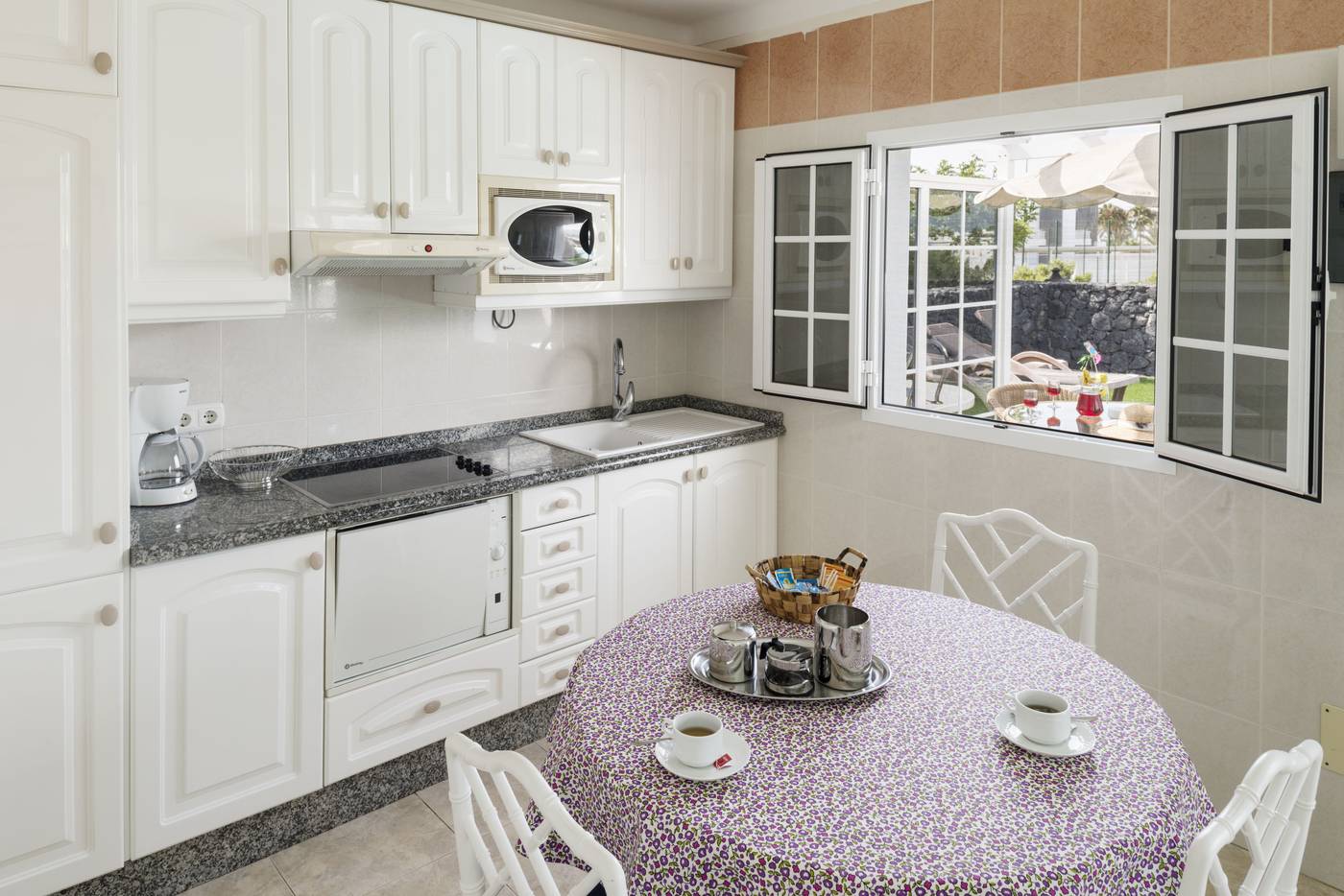 Hyde-Park-Lane-Bungalows-Room-37