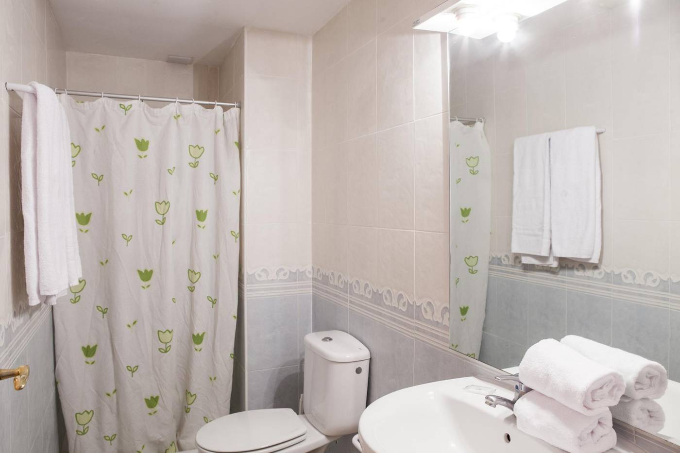 Siesta-Dorada-Room-17