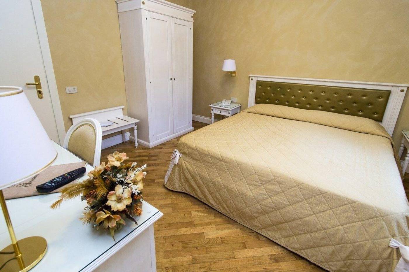 Hotel-Gennarino-Room-15