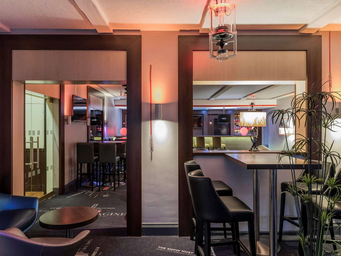 Mercure-Paris-Velizy-Bar-9