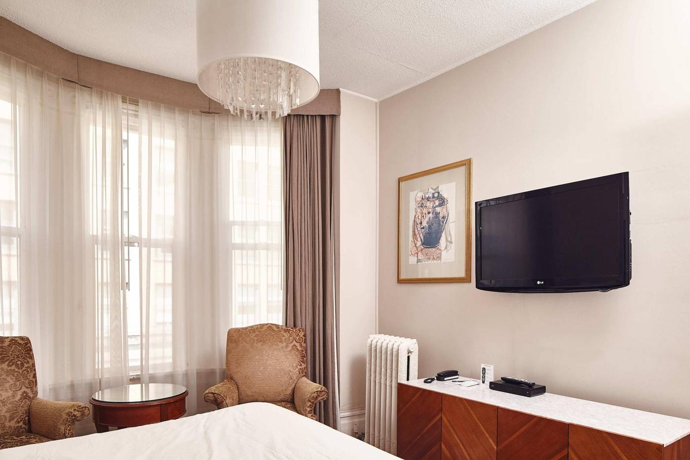 Victorian-Hotel-Vancouver-Room-55