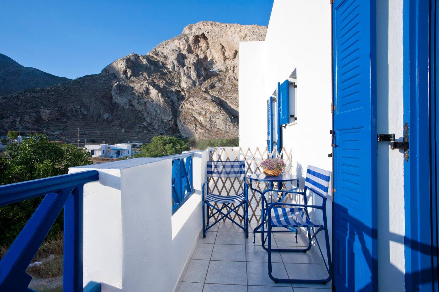 Ancient-Thira-Room-22