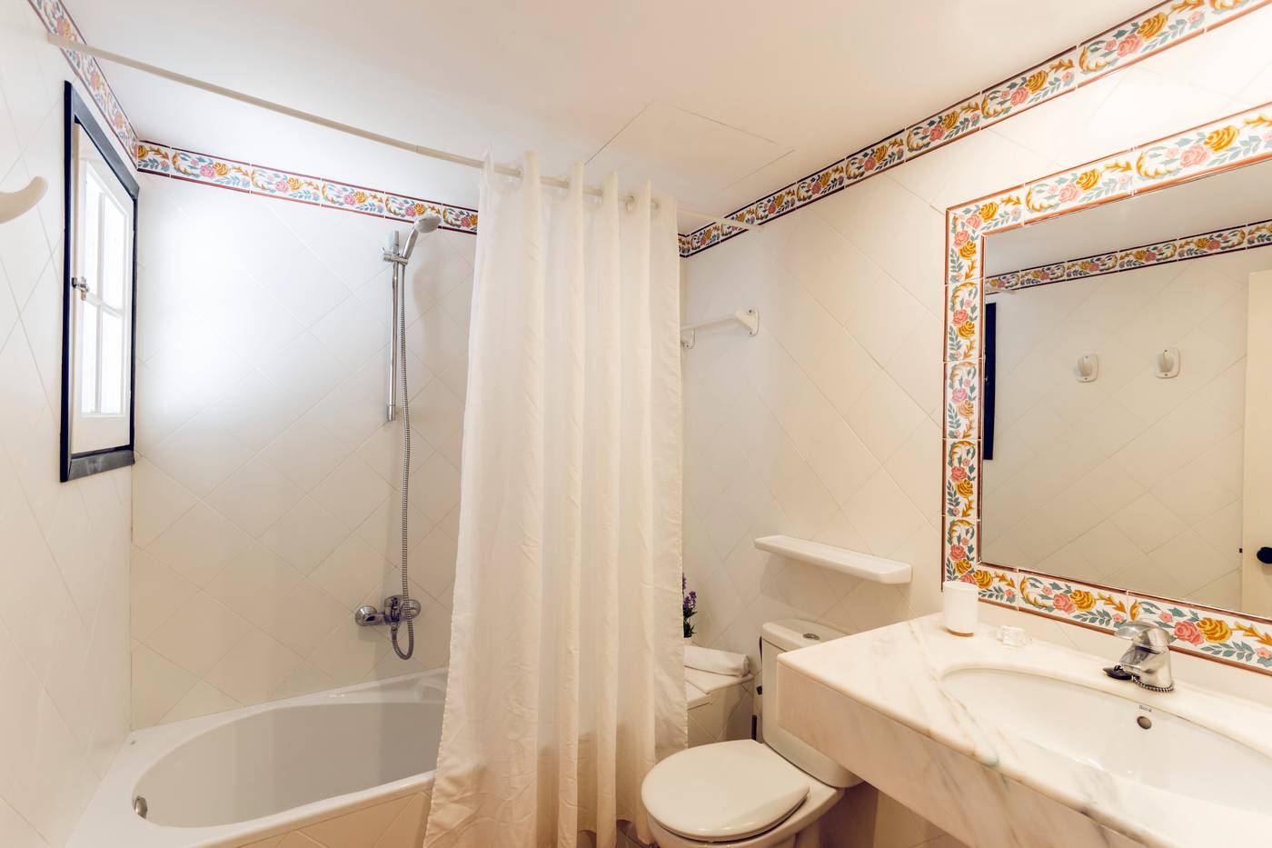 Las-Brisas-I---II-Room-52