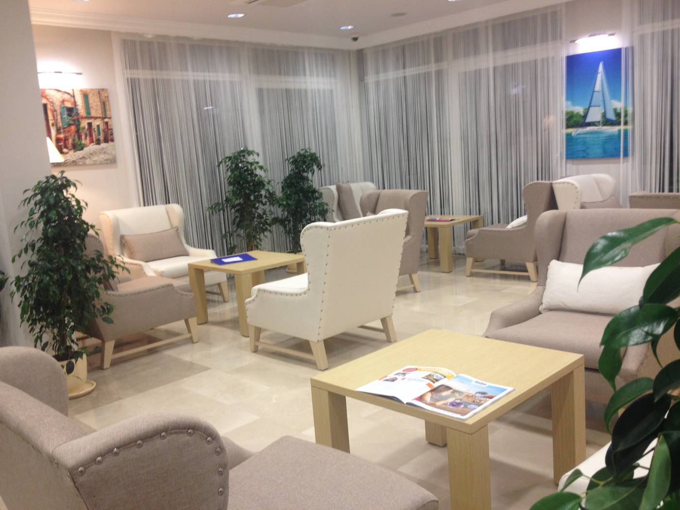 Dragut-Point-North-Hotel-Lobby-42