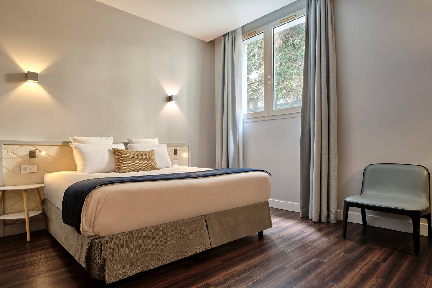 Hotel-Atrium-Room-24