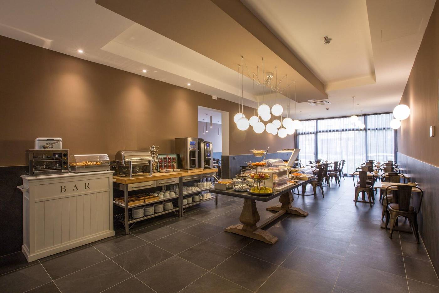 Ariston-Restaurant-9