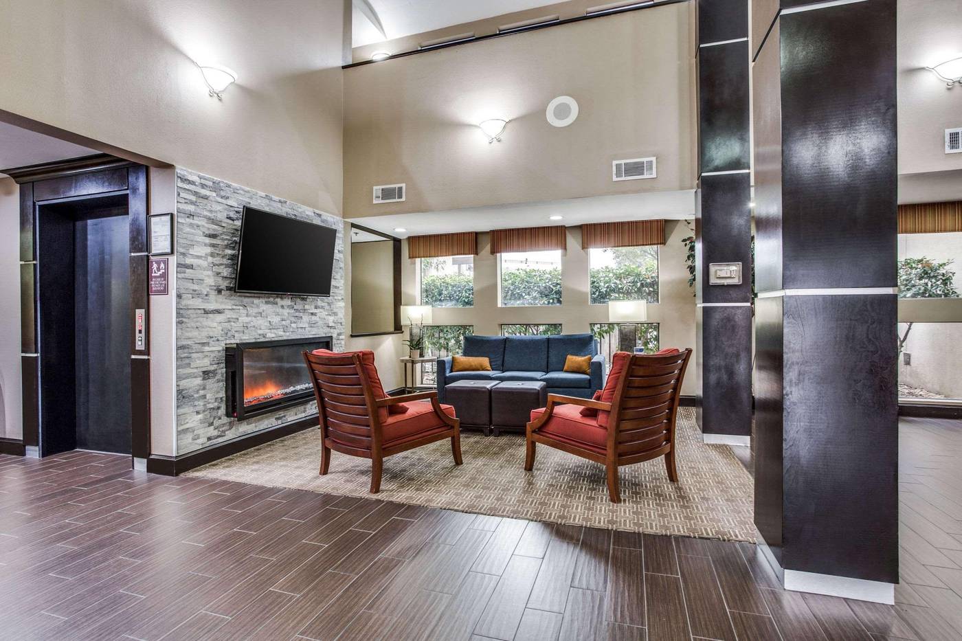 Comfort Inn & Suites Market Center-United States-DALLAS-Lobby-10