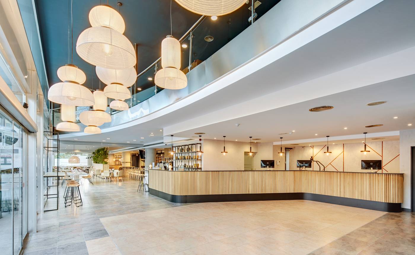 Sercotel-Malaga--ex-Silken-Puerta--Lobby-38