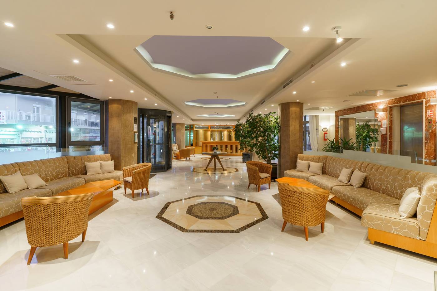 Sentido-Pearl-Beach-Lobby-21