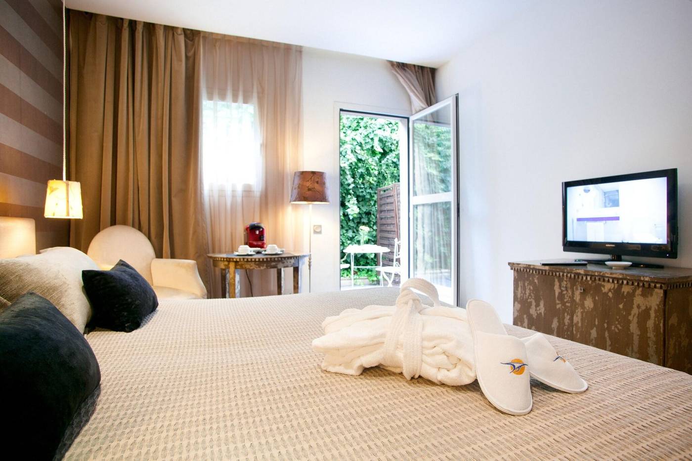 Globales-Acis---Galatea-Hotel-Room-26