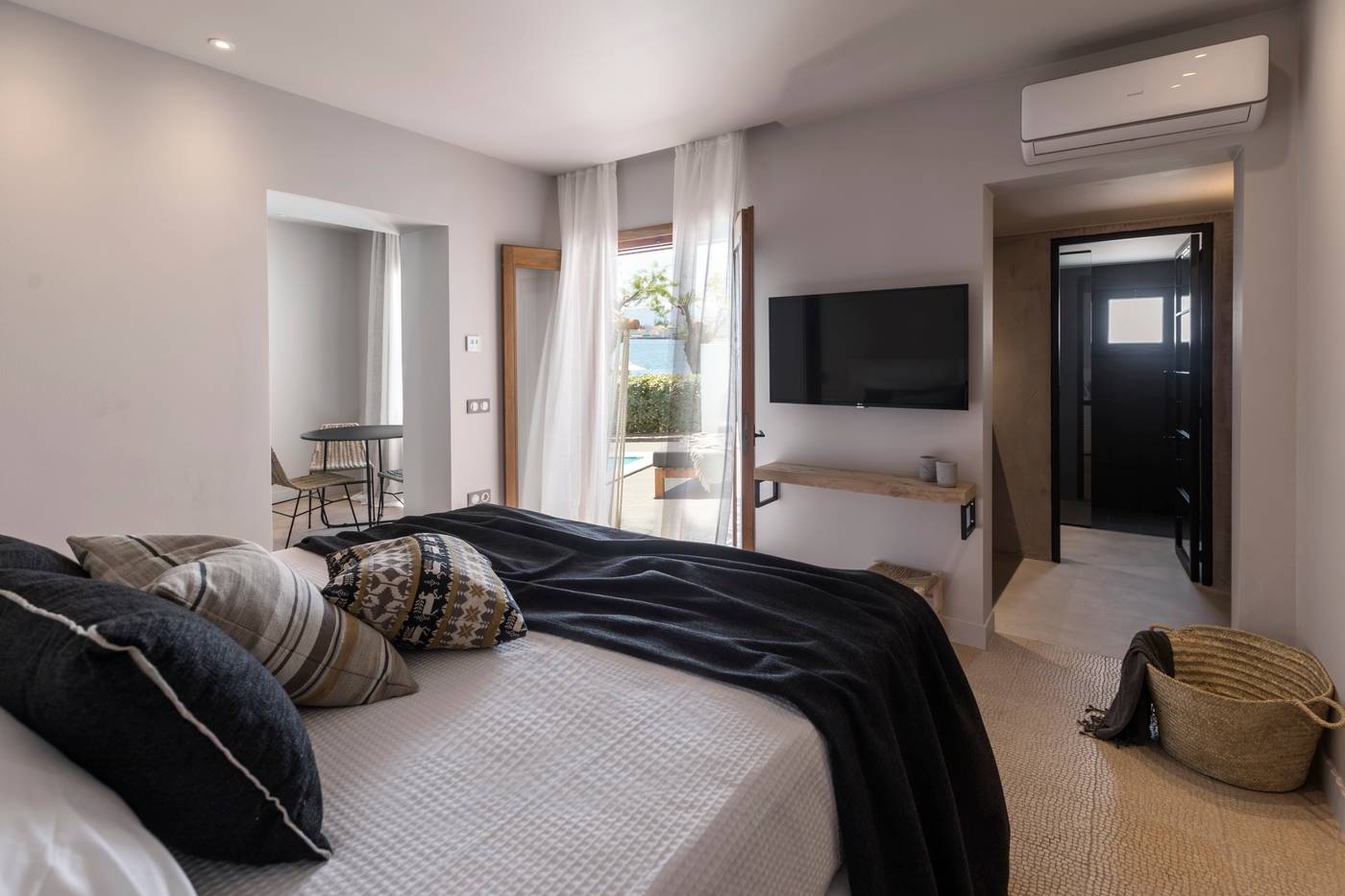 Minos-Beach-Art-Hotel-Room-29