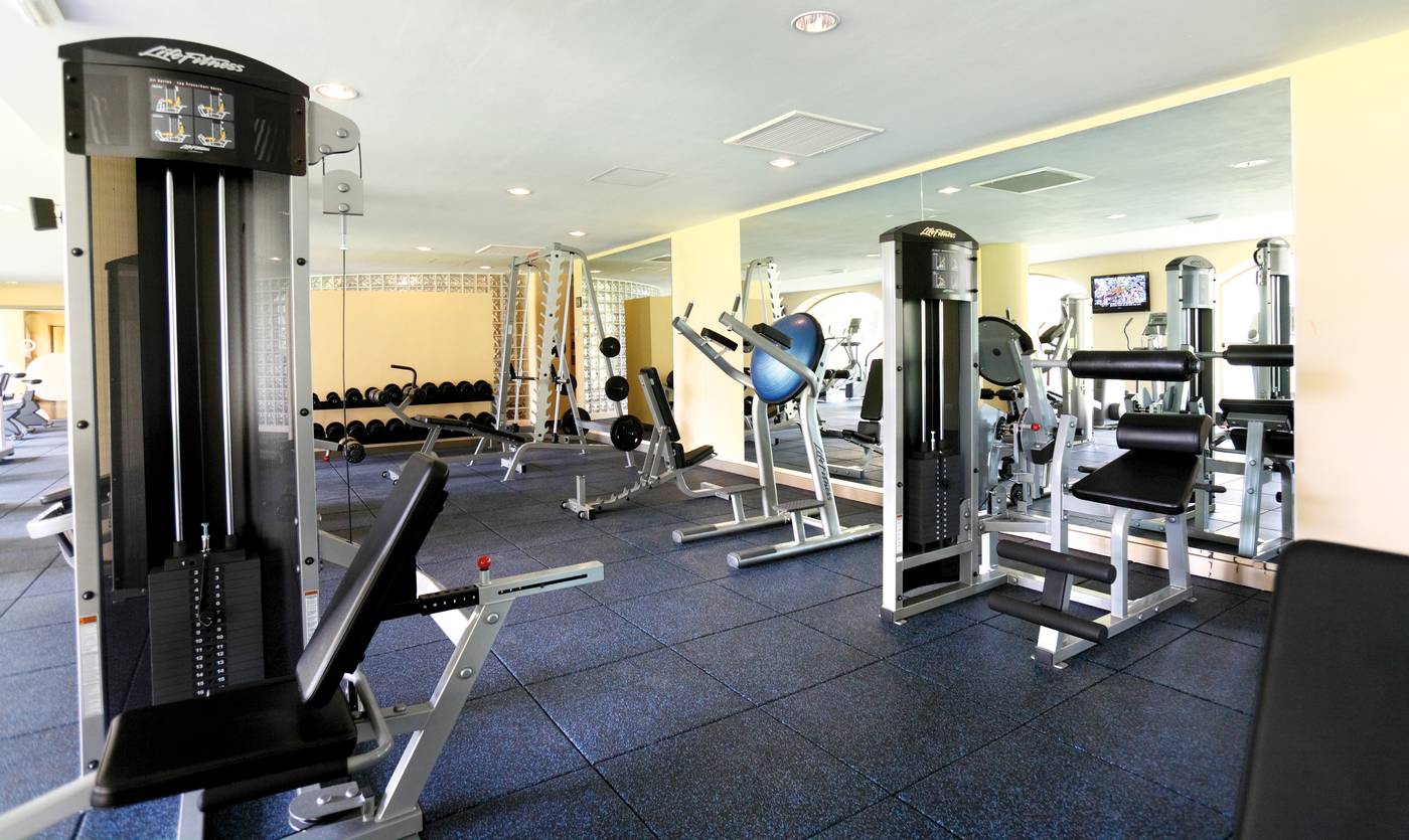 Barcelo-Maya-Palace-Sports-and-Entertainment-84