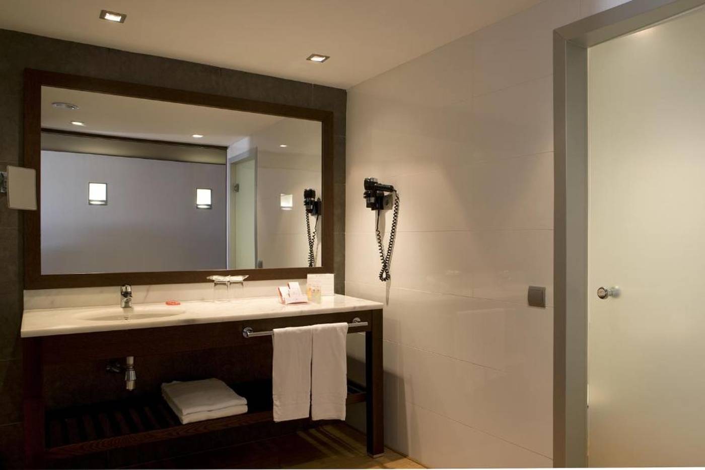 Magnolia-Hotel---Adults-Only-Room-20