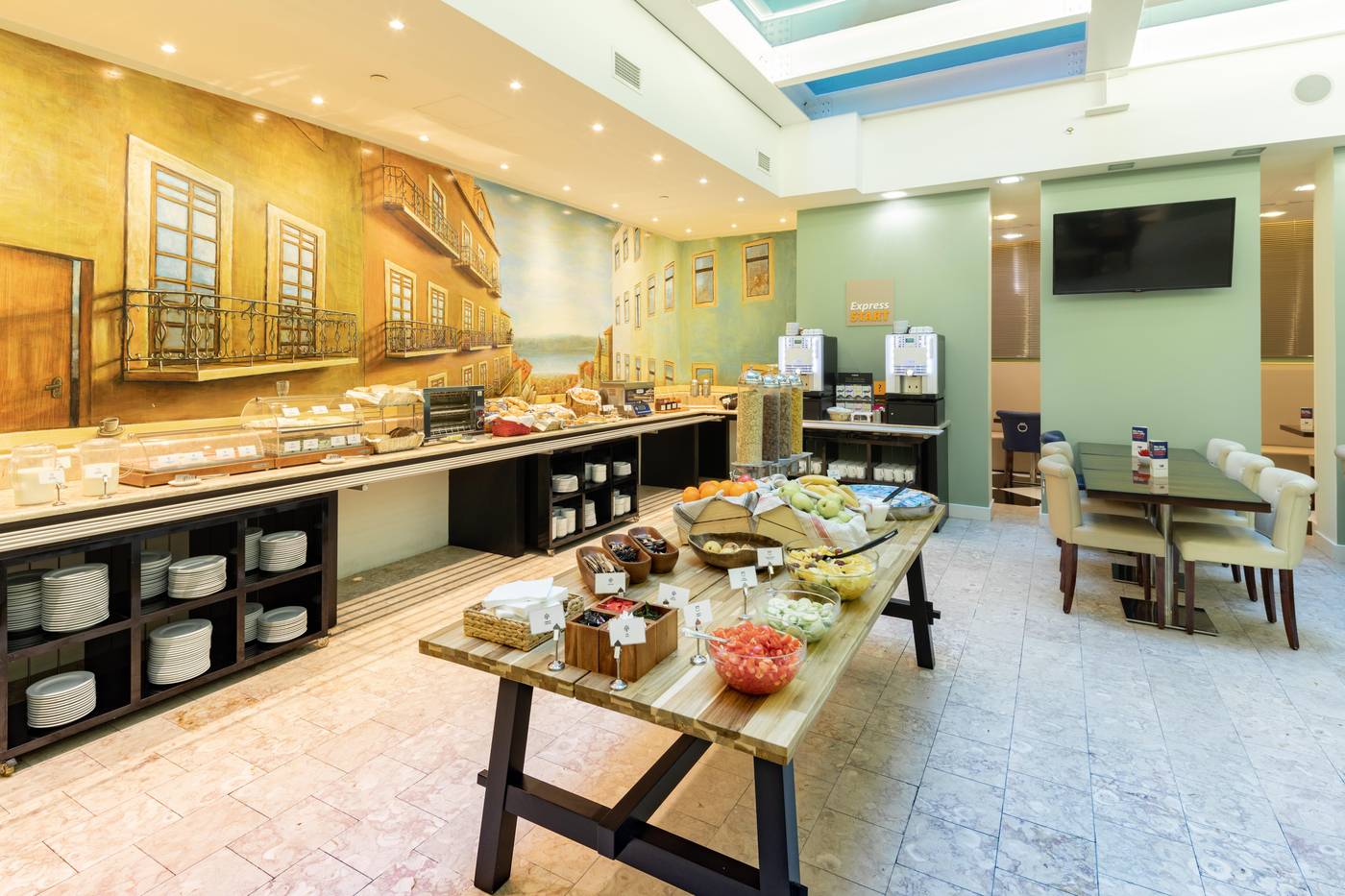 Holiday-Inn-Express-Av-Liberdade-Restaurant-16