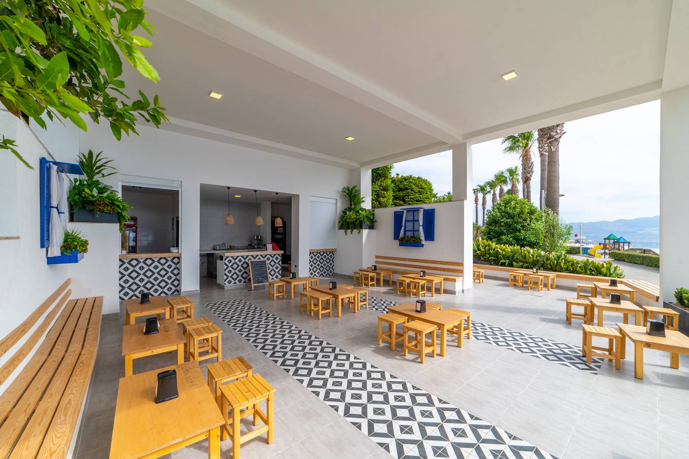 Kefaluka-Resort-Restaurant-21