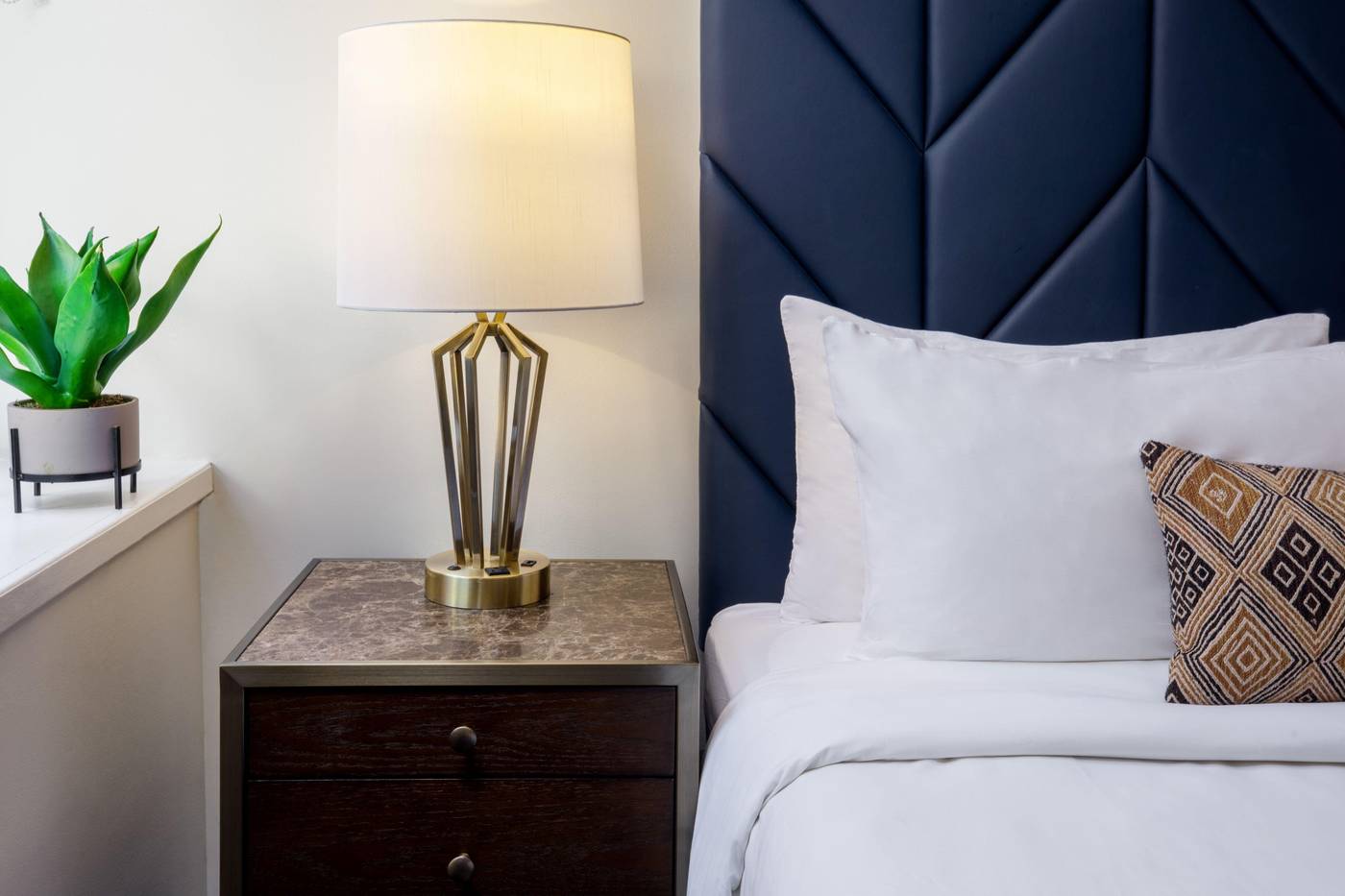 Hotel-Indigo-Boston-Garden-Room-8