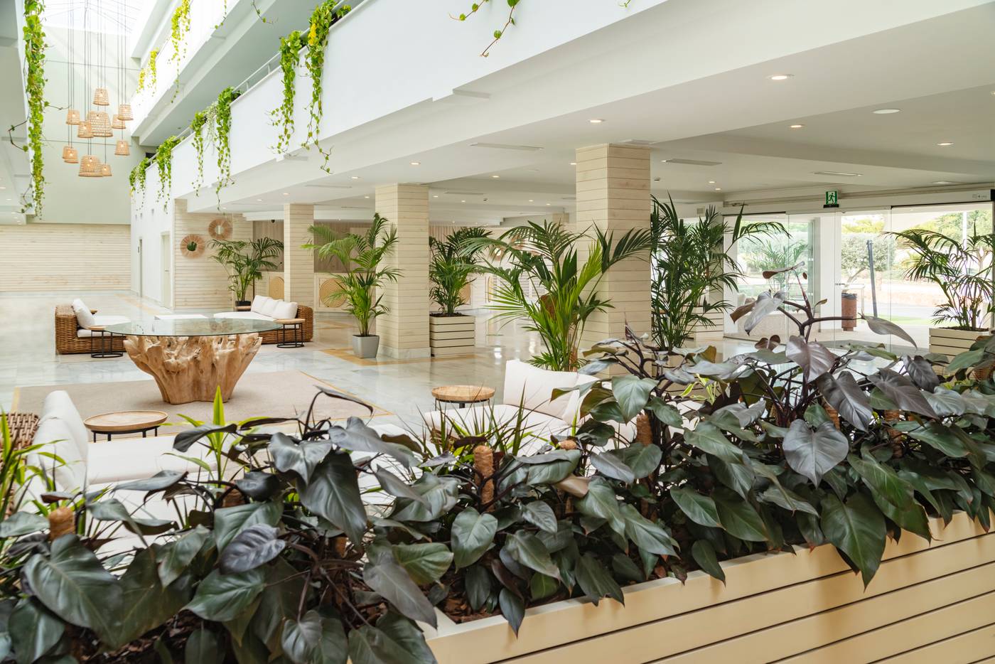 Cabogata-Garden-Lobby-53