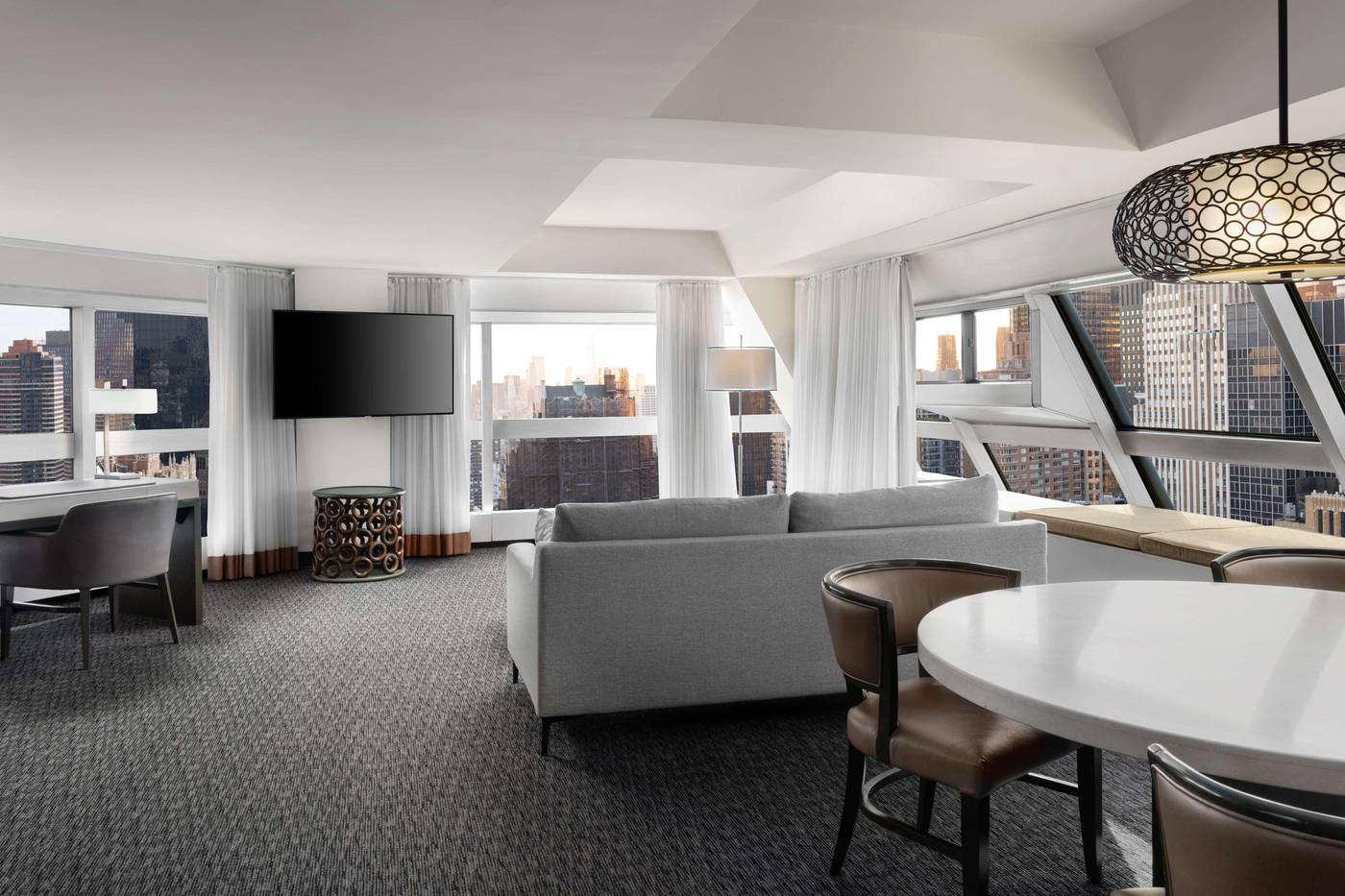 Millennium-Hilton-New-York-One-UN-Plaza-Room-44