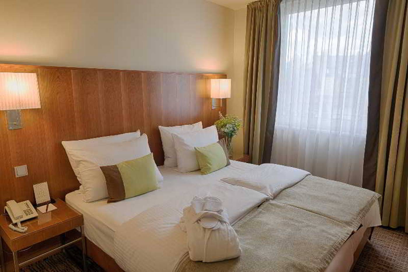 K-K-Hotel-am-Harras-Room-34