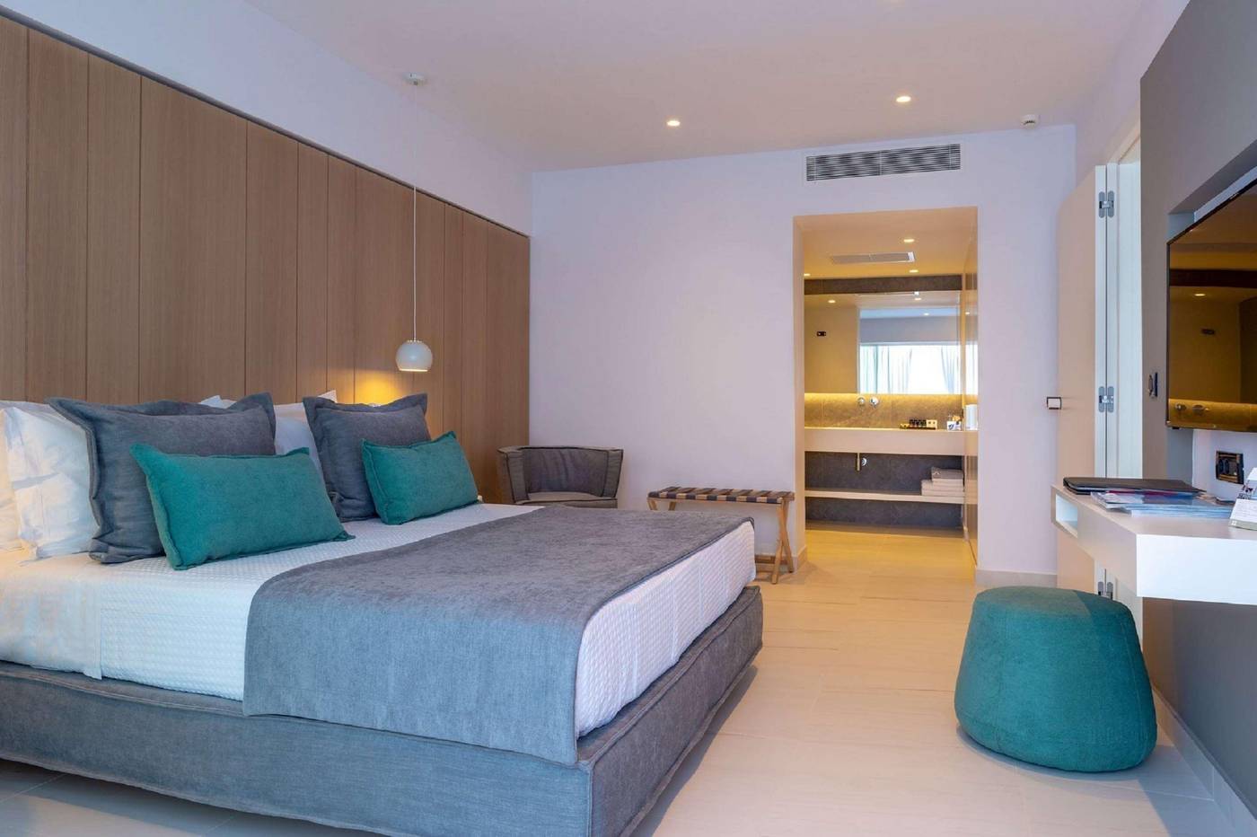 Skiathos-Palace-Hotel-Room-24