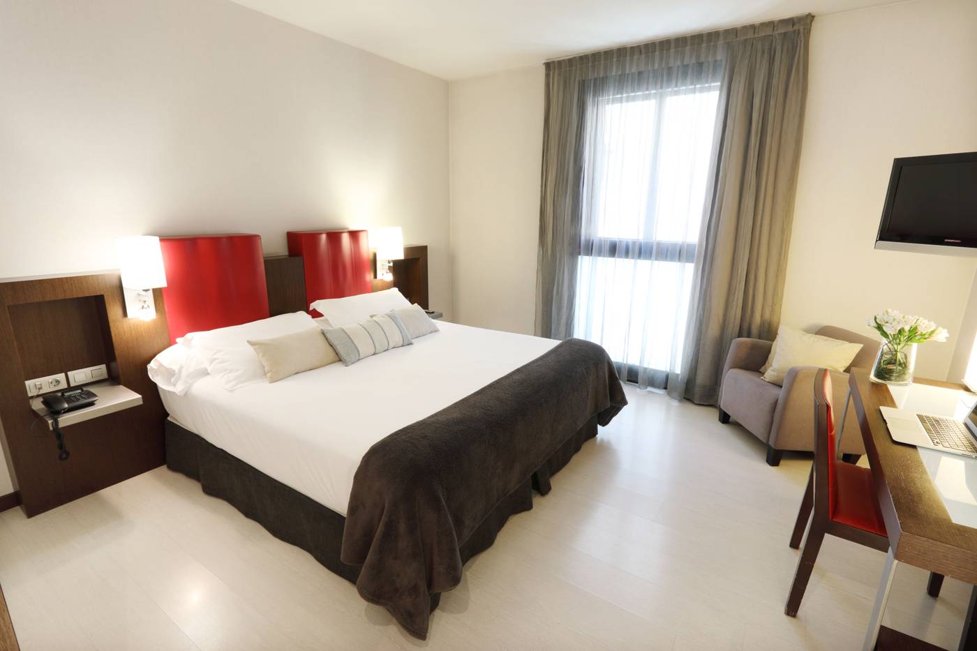 Ciutat-de-Girona-Room-4