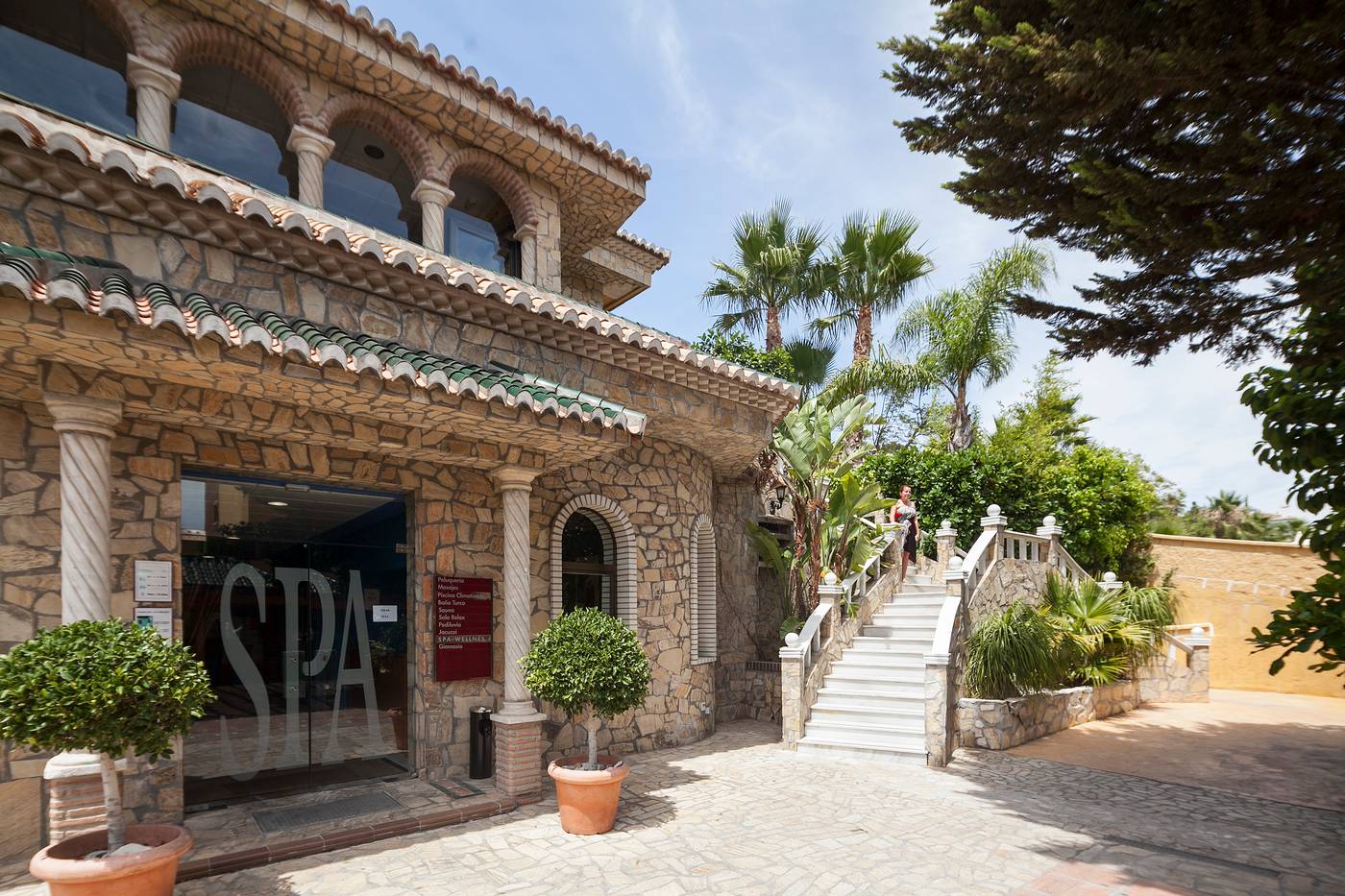 Best-Alcazar-Sports-and-Entertainment-12