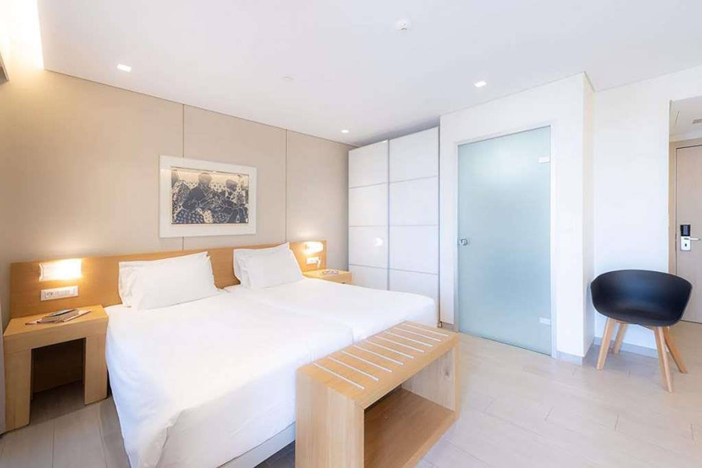 Dorian-Inn--Sure-Hotel-Collection-by-Best-Western-Room-20