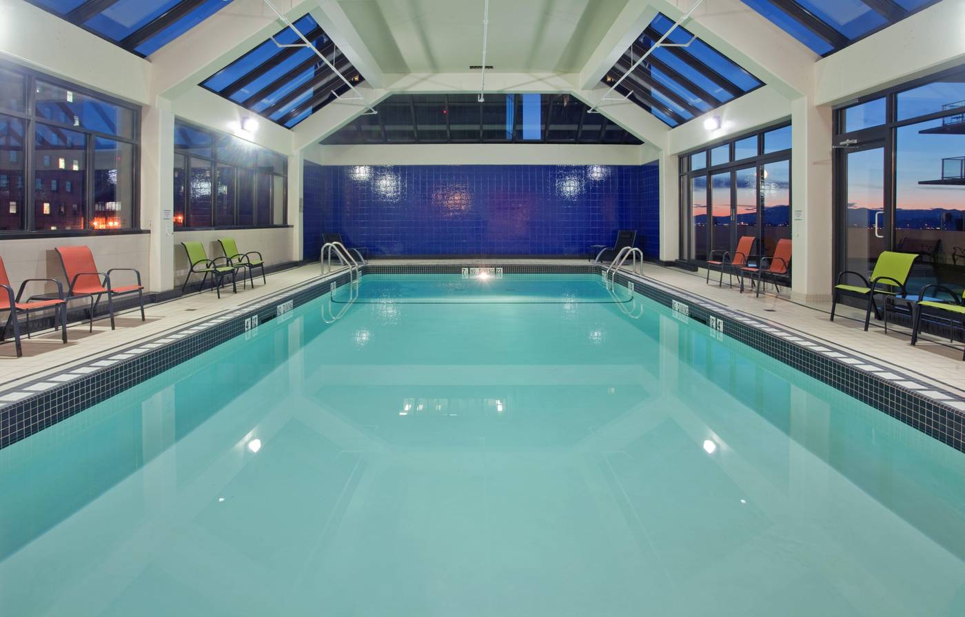 Holiday-Inn-Vancouver-Centre--Broadway--Pool-33