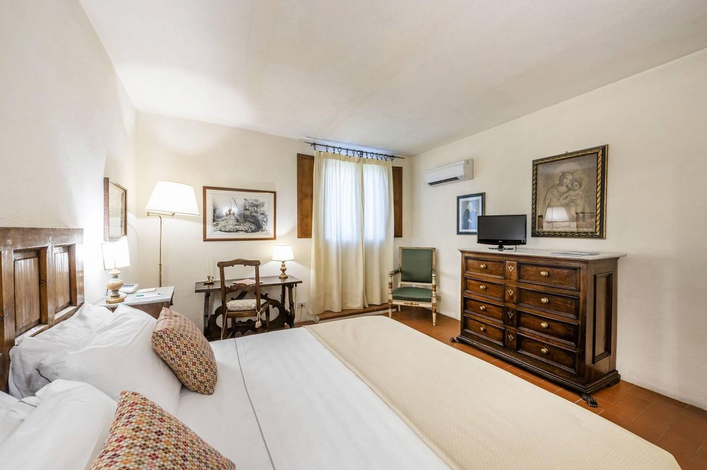 Relais-Vignale---Spa-Room-43