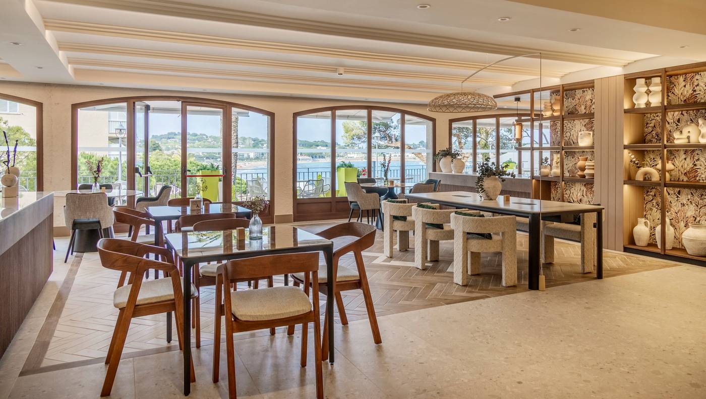 Ilunion-Caleta-Park-Lobby-43