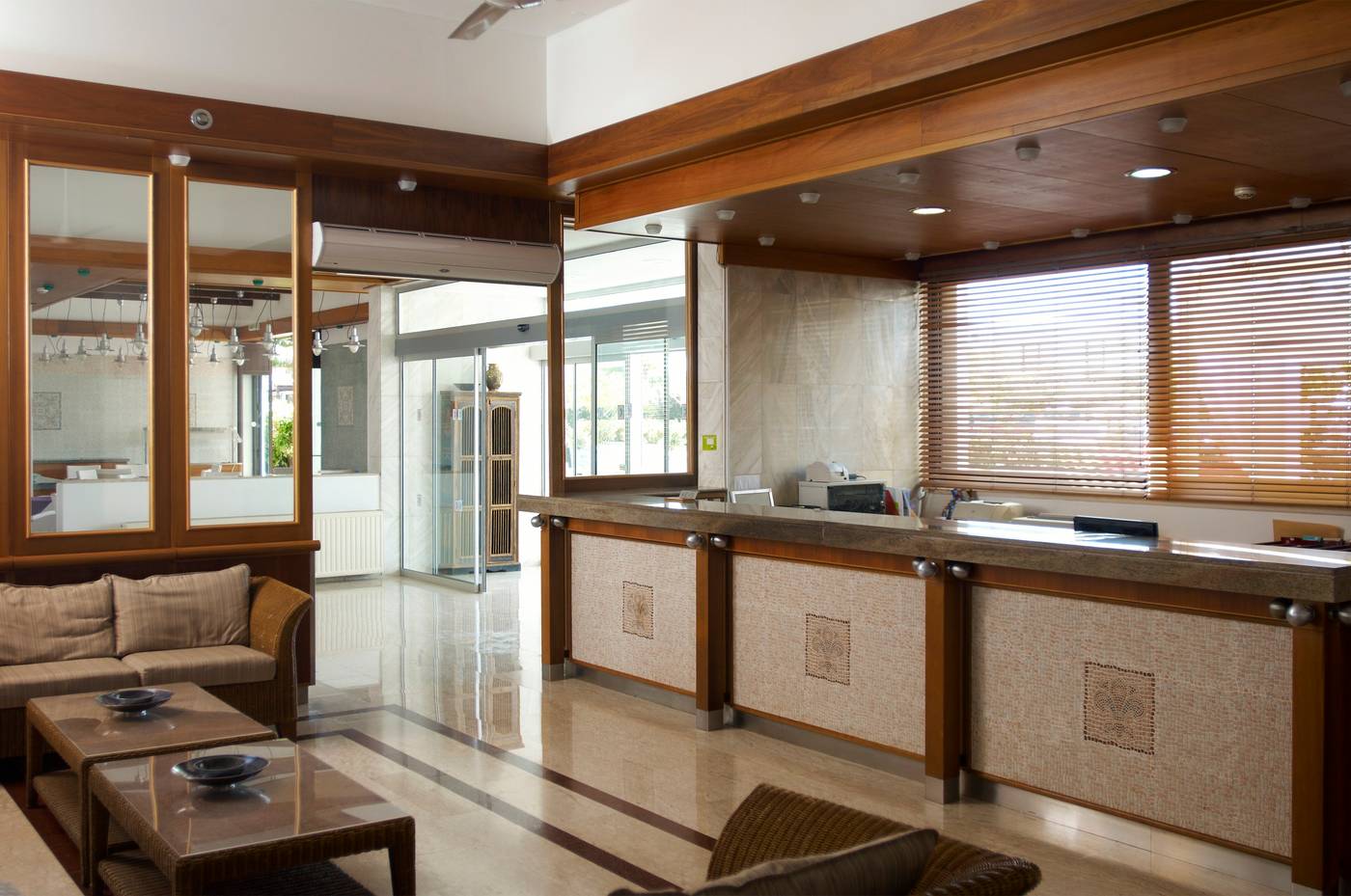 Senator-Hotel-Apartments-Lobby-53