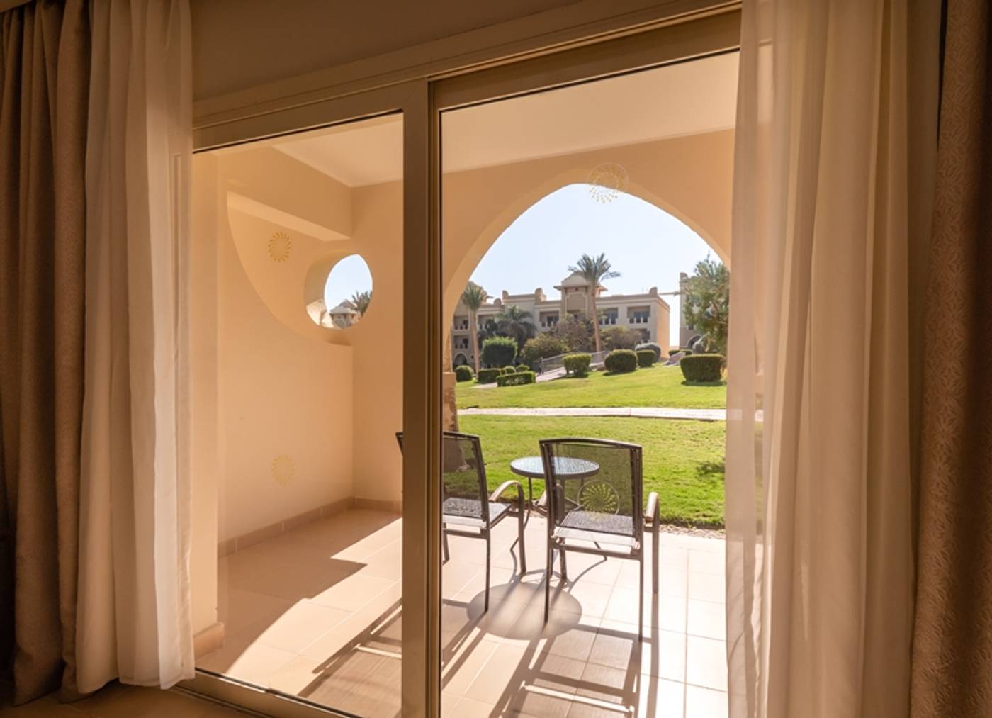 Serenity-Makadi-Beach-Room-64