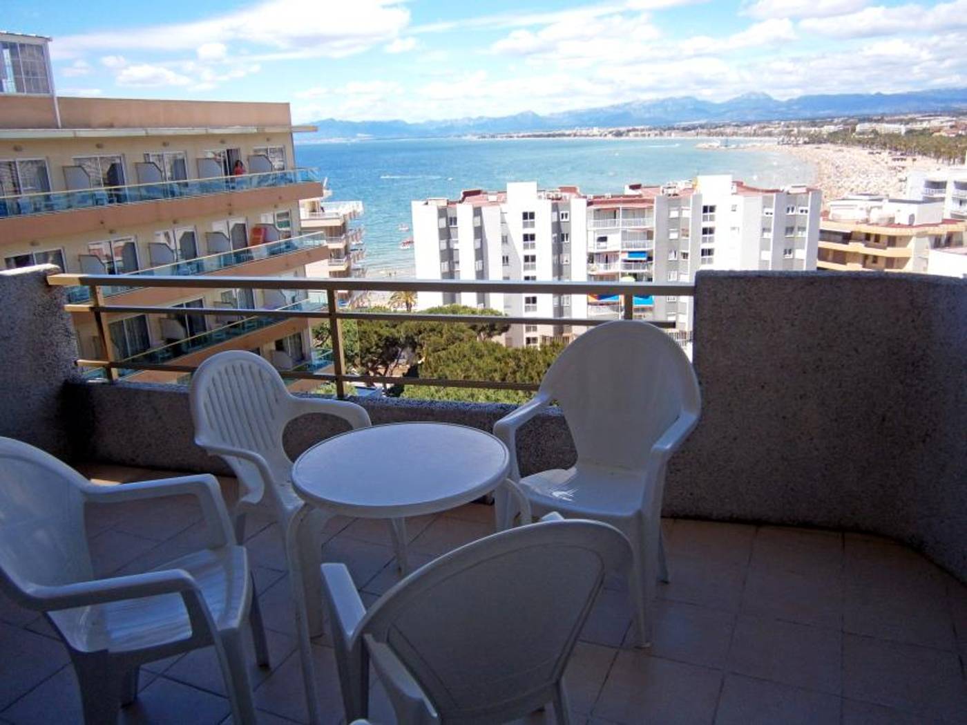 Almonsa Playa Apartments in Costa Dorada, Spain