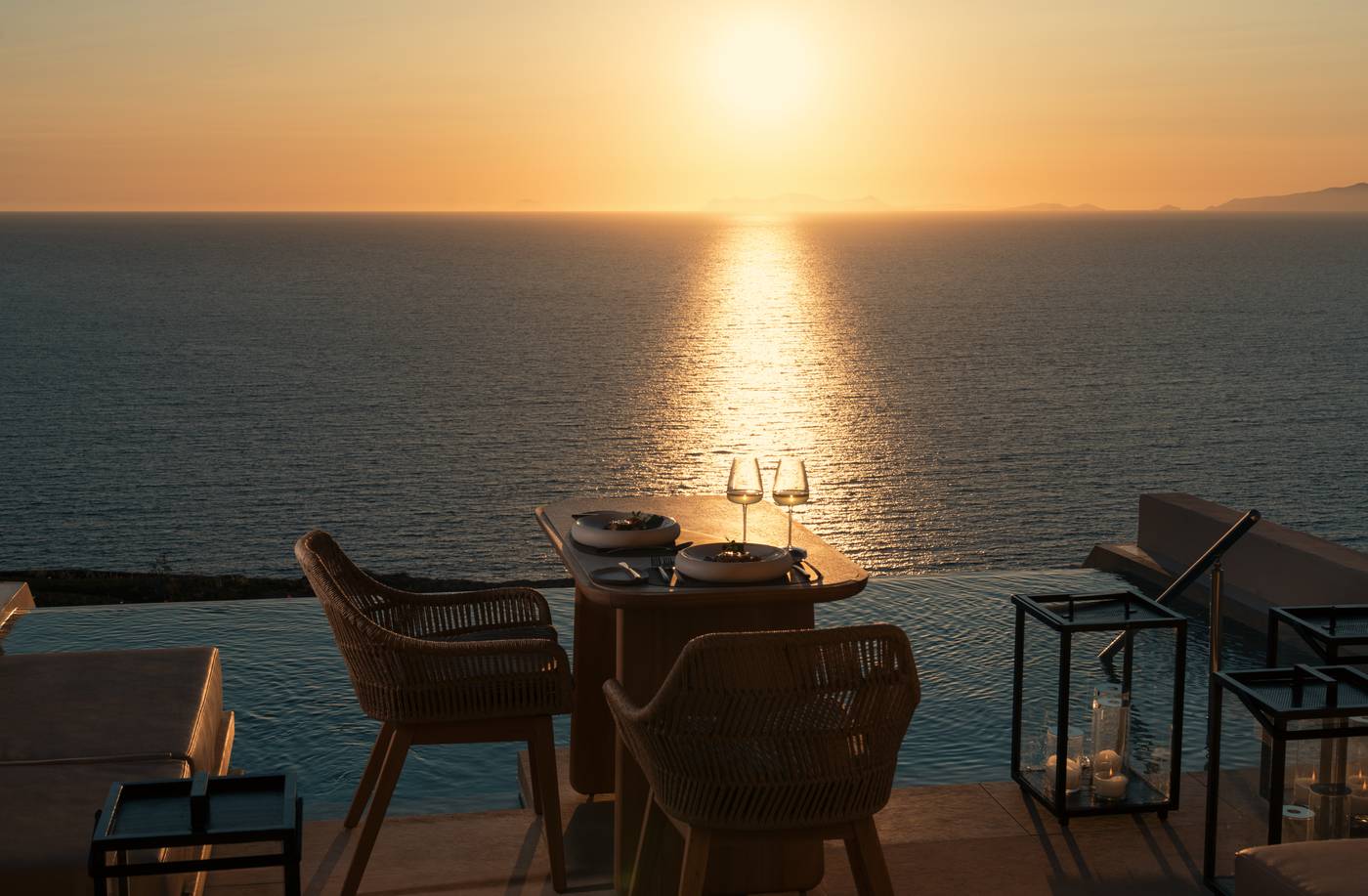 Santo Mine Oia Suites