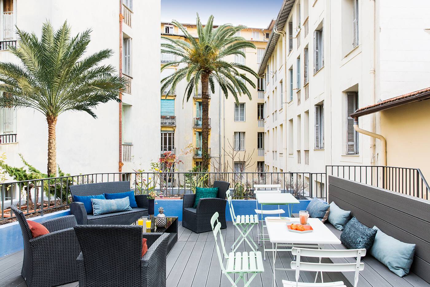 Les-Cigales-Terrace-1