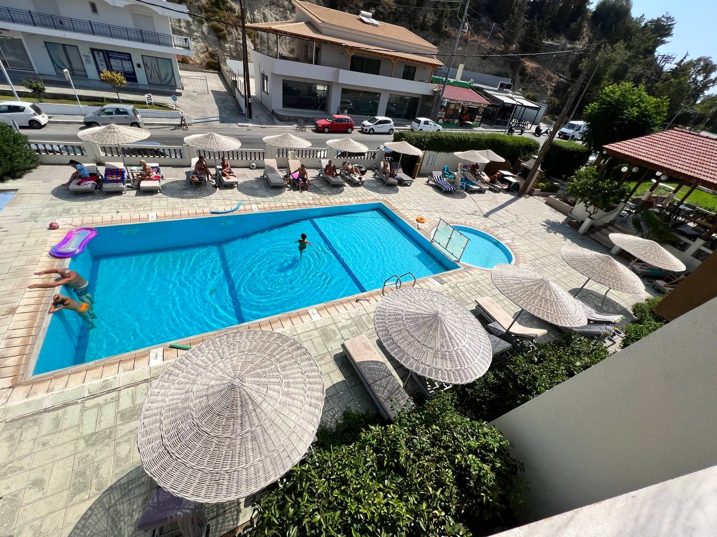 Golden-Days-Aparthotel-Pool-5