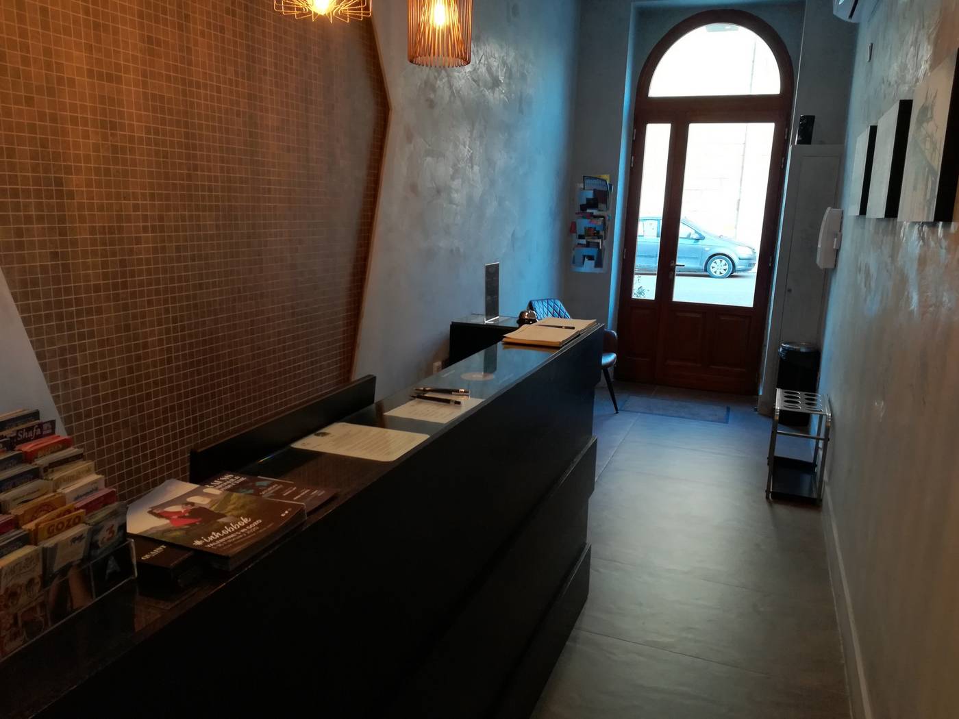 Quaint-Boutique-Hotel-Sannat-Lobby-16