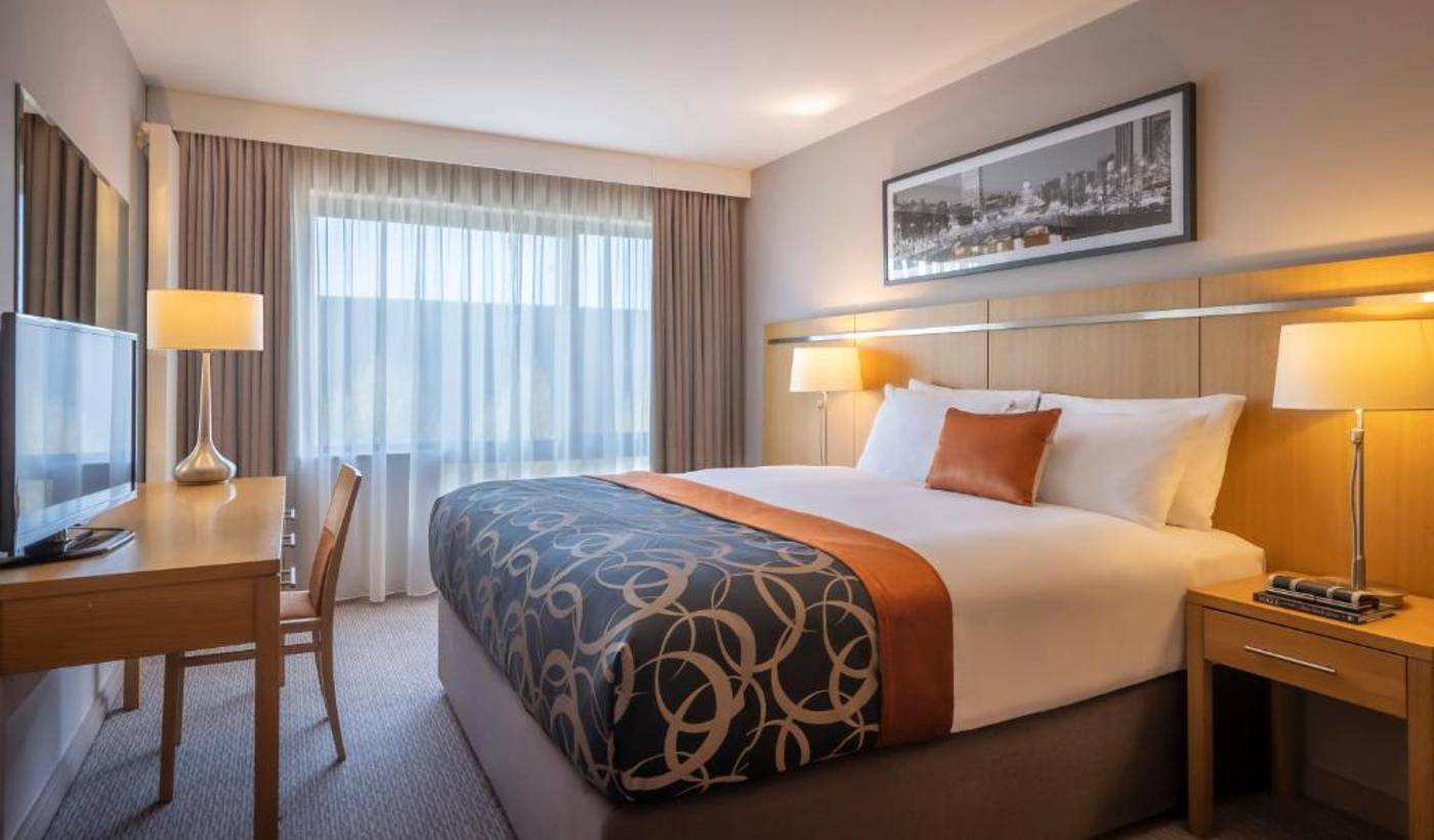 Clayton Hotel Liffey Valley-Ireland-DUBLIN-Room-7
