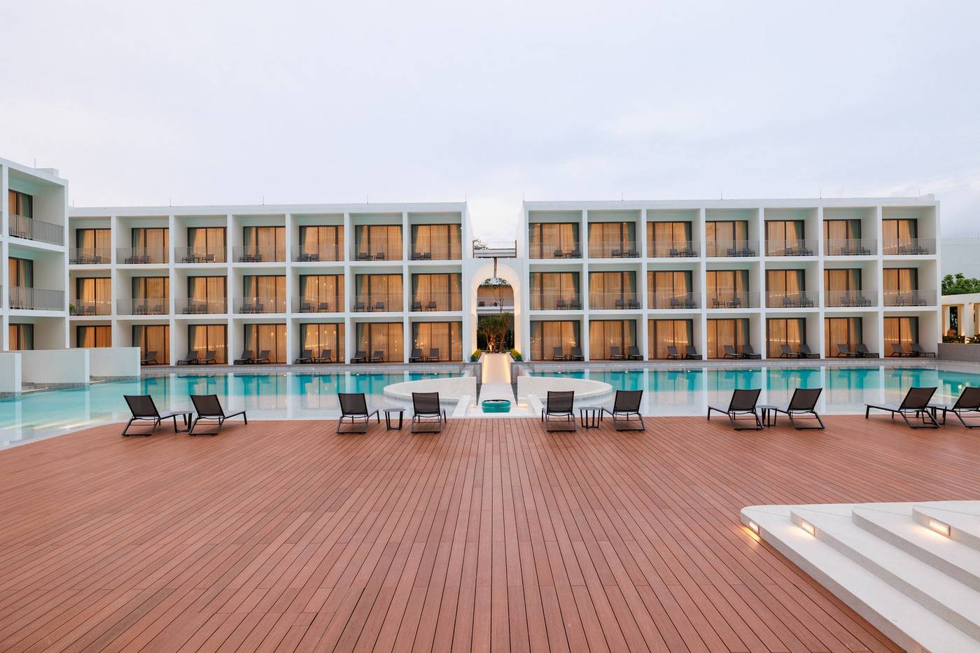 Patong-Beach-Pool-14