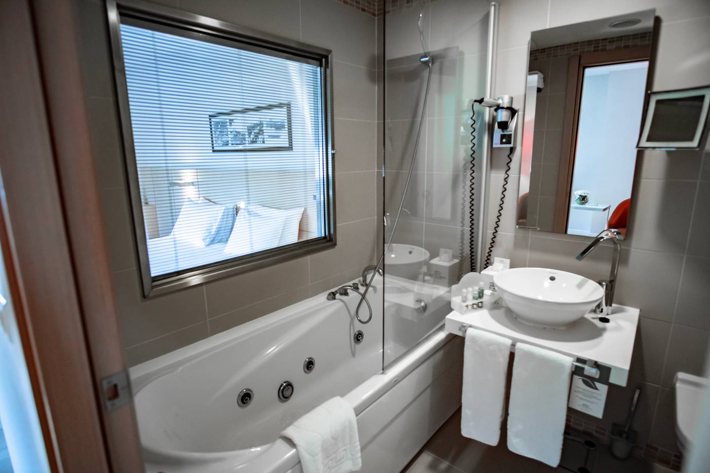 Eresin-Taxim-Premier-Room-22