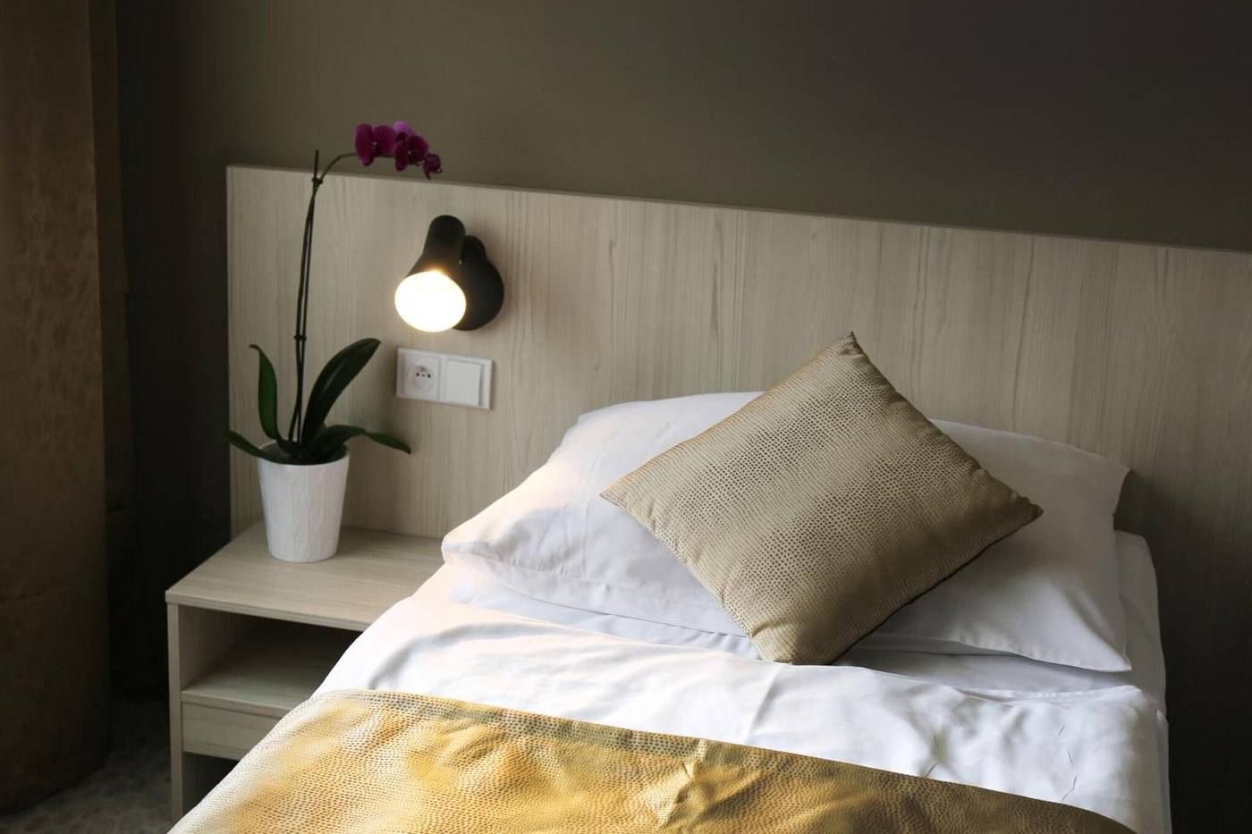 Hotel-1-Republic-Hotel-Room-22