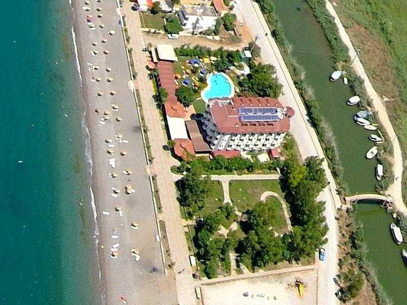 Mutlu-Beach-Beach-40